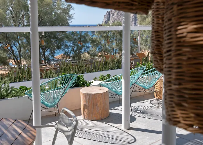 Kamari Beach Hotel 3*