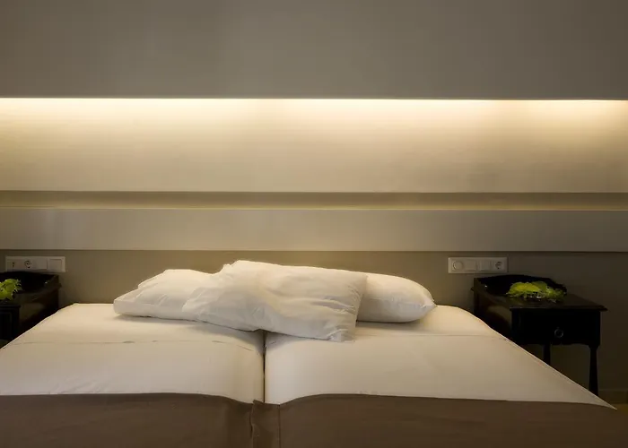 Otel Kamari Beach Hotel 3*