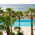 Kamari Beach Hotel