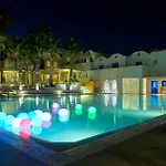 Szálloda Kamari Beach Hotel