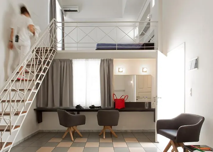 Kamari Beach Hotel 3*