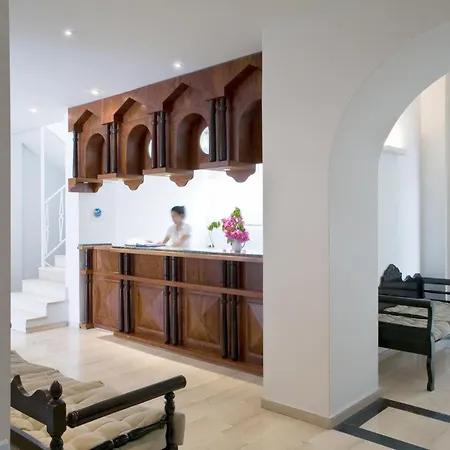 מלון Kamari Beach Hotel