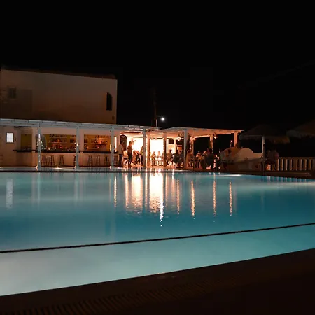 Kamari Beach Hotel Hotel