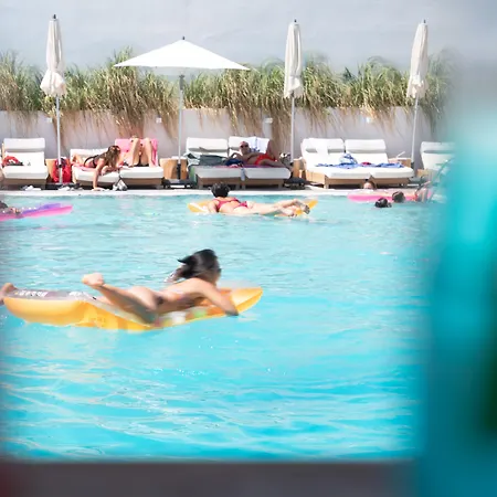 Kamari Beach Hotel 3* Kamári