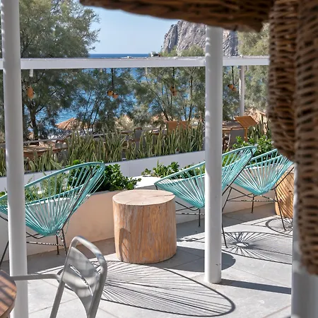 Kamari Beach Hotel 3*