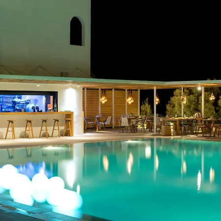 מלון Kamari Beach Hotel 3*