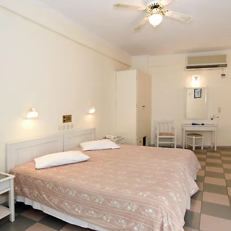 Kamari Beach Hotel 3* Kamári