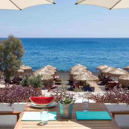 Kamari Beach Hotel ホテル 3*