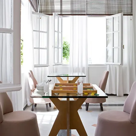 Kamari Beach Hotel ホテル Kamári