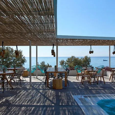 Kamari Beach Hotel מלון Kamári