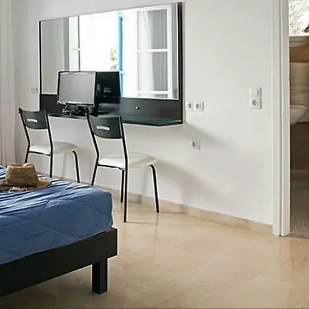 מלון Kamari Beach Hotel