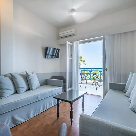 מלון Kamari Beach Hotel