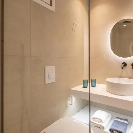 מלון Kamari Beach Hotel Kamári