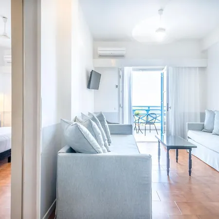 מלון Kamari Beach Hotel