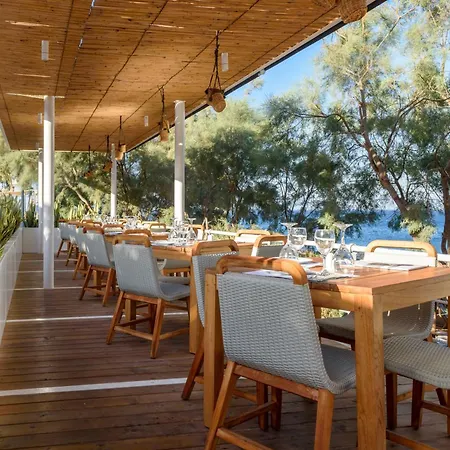 מלון Kamari Beach Hotel