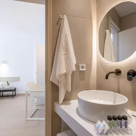 מלון Kamari Beach Hotel