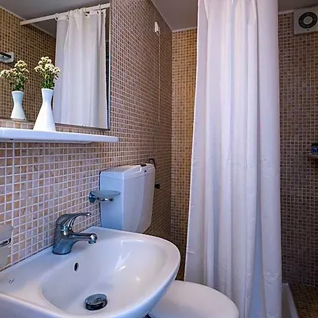 Kamari Beach Hotel Hotel 3*