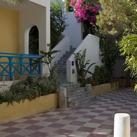 Kamari Beach Hotel 3*