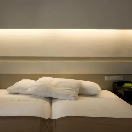 ホテル Kamari Beach Hotel 3*