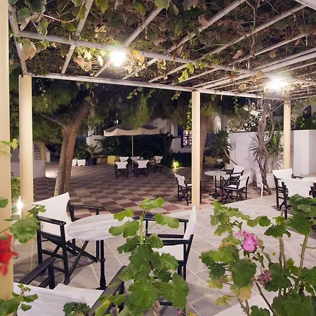 酒店 卡马里海滩酒店 3*
