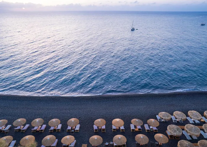 Kamari Beach Hotel 3*