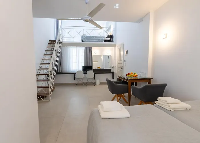 ホテル Kamari Beach Hotel