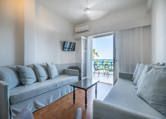 ホテル Kamari Beach Hotel