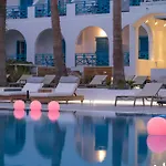 Kamari Beach Hotel 3*
