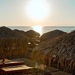 Отель Kamari Beach Hotel Камари