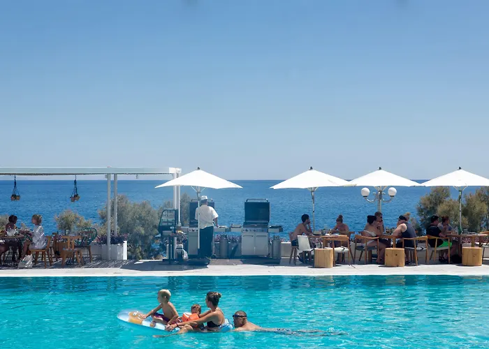 Kamari Beach Hotel 3*